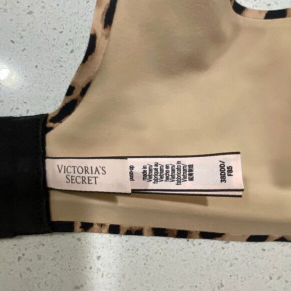 Victoria’s Secret push-up bra size 38DDD - Picture 6 of 8